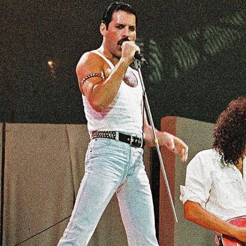 Freddie Mercury - Live Aid Costume - Cosplay - Fancy Dress - Jeans