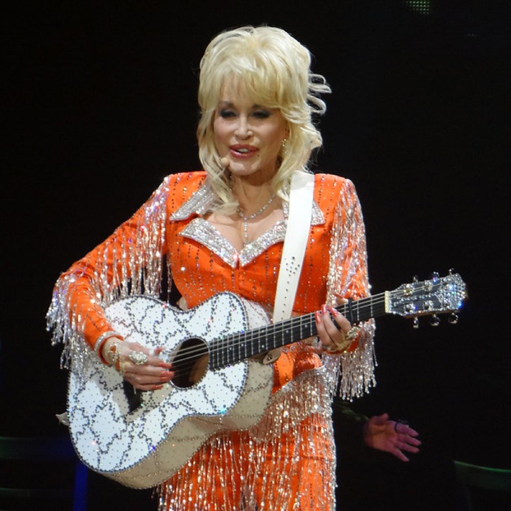 Dolly Parton Costume - Fancy Dress - Cosplay - Guitar