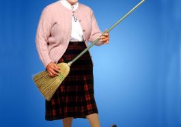 Mrs Doubtfire Costume - Fancy Dress - Cosplay