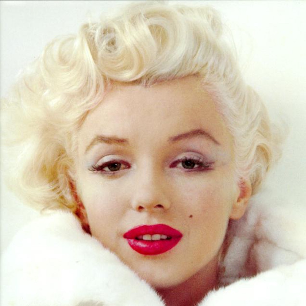 Marilyn Monroe Costume - Fancy Dress - Cosplay - Wig - Hairstyle